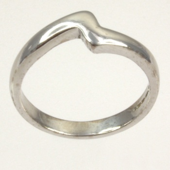 18ct white gold 4.1g Wedding Ring size M½
